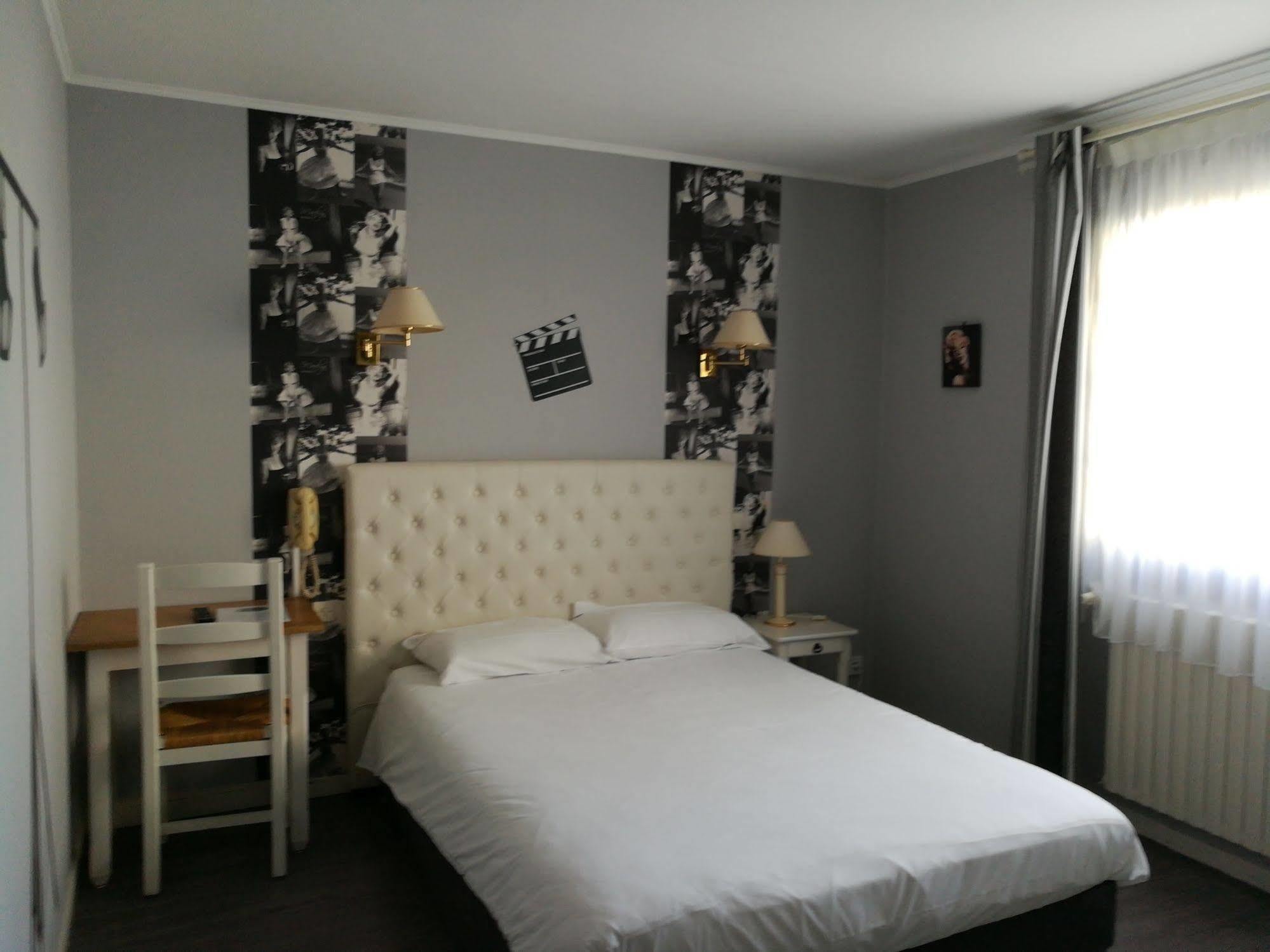 Contact Hotel Du Relais Thouars Zewnętrze zdjęcie