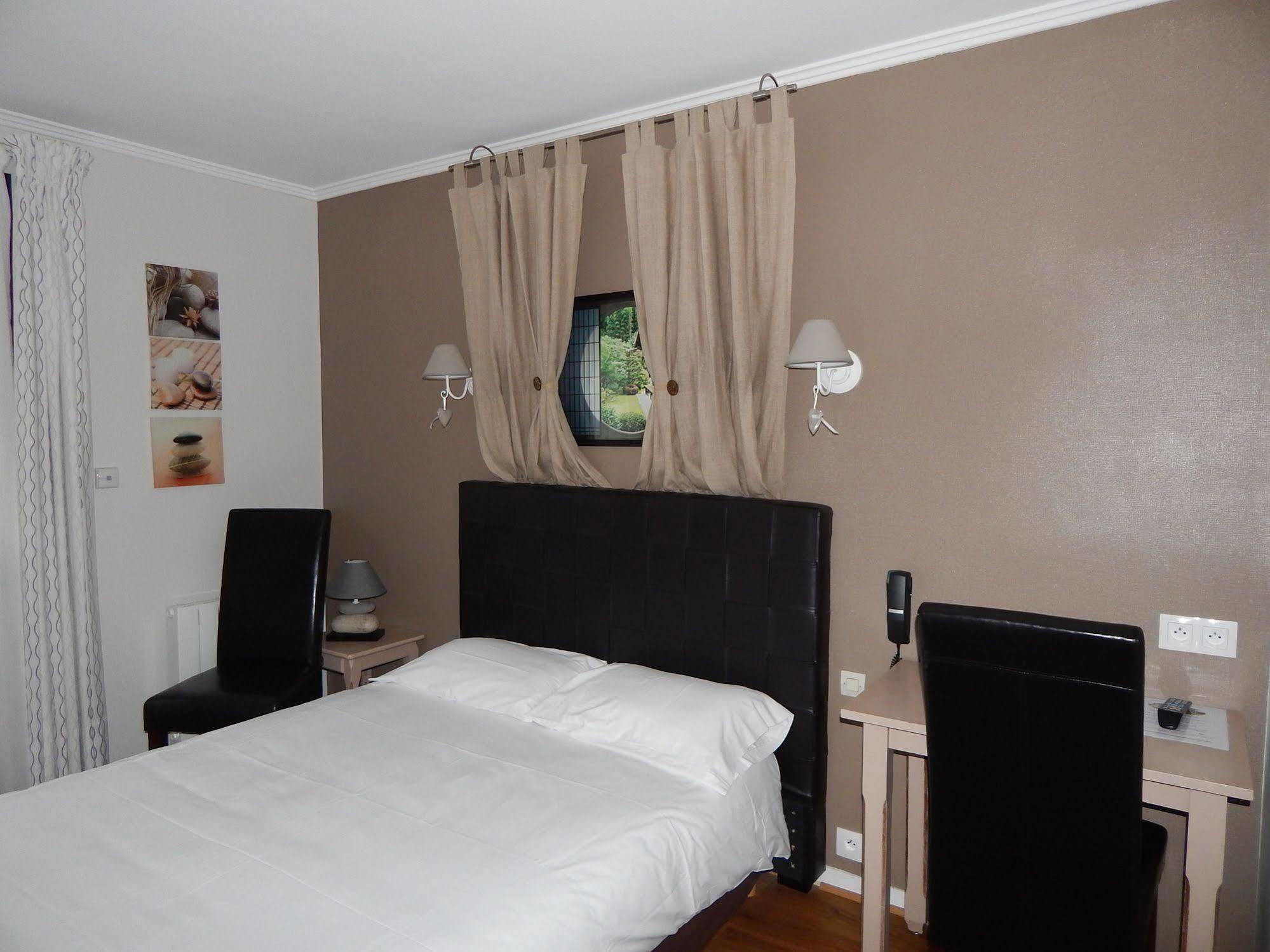 Contact Hotel Du Relais Thouars Zewnętrze zdjęcie